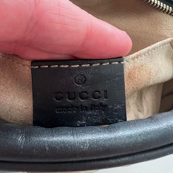 Used Gucci bag a year and a half old - Picture 3 of 5